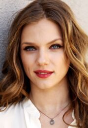 Tracy Spiridakos