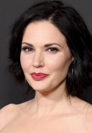 Laura Mennell